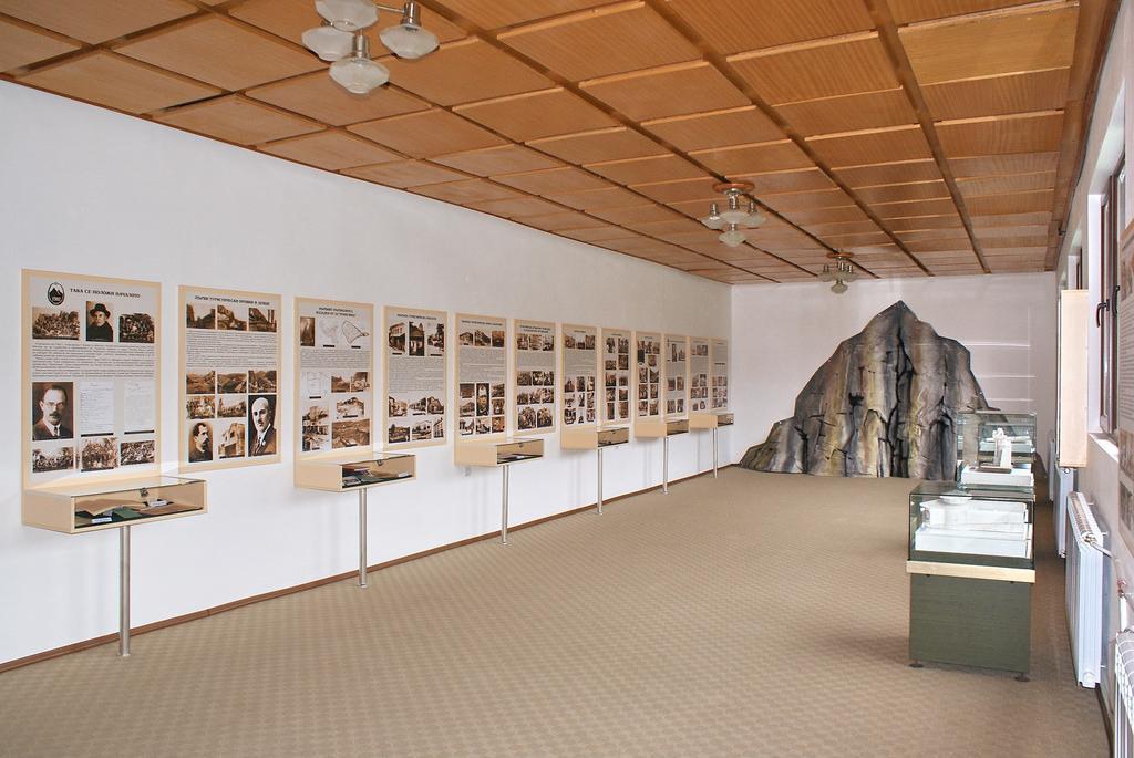 Hotel Tourist center Momina Krepost à Veliko Tarnovo Extérieur photo
